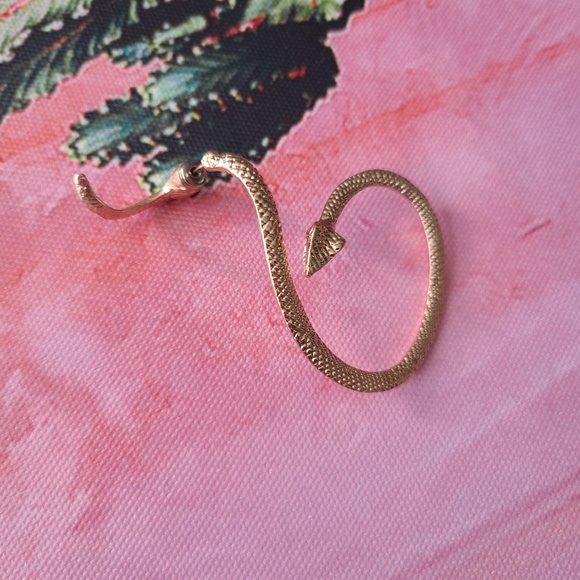 Snake Ear Cuff - Picture 2 of 5
